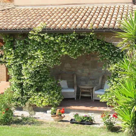 Vaiano Sleeps 8 Pool Wifi
